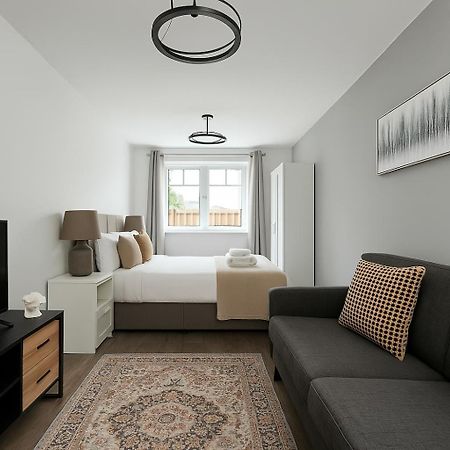 Bright Private Rooms - Peaceful Morden Location Londen Buitenkant foto